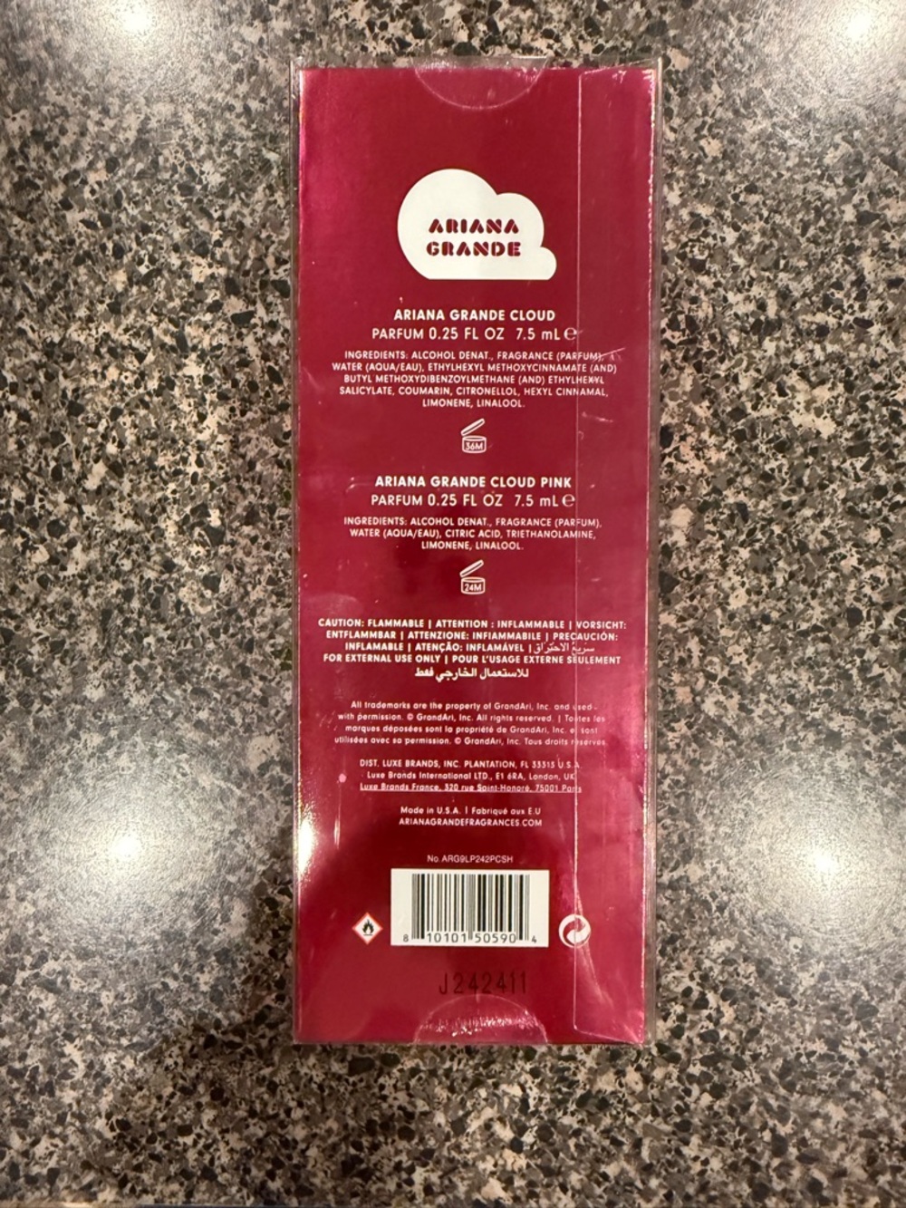 Ariana Grande Cloud Set - Picture 3 of 8